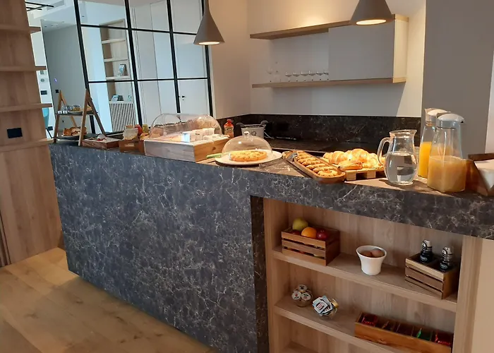 Le Di Costanza Cefalù