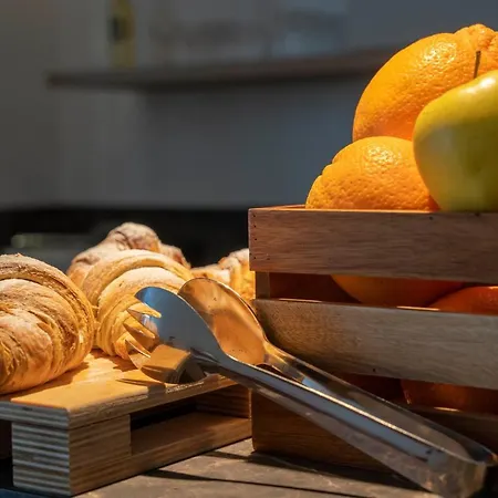 Le Di Costanza Bed & Breakfast 4*